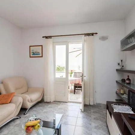 Alana - Two Bedroom With Terrace And Sea View - St Apartment *