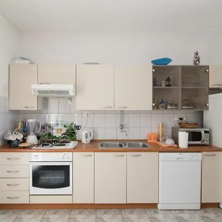 Apartment Alana - Two Bedroom With Terrace And Sea View - St Supetar