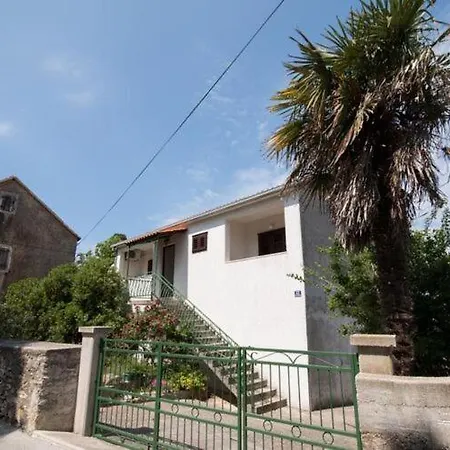 Alana - Two Bedroom With Terrace And Sea View - St Supetar
